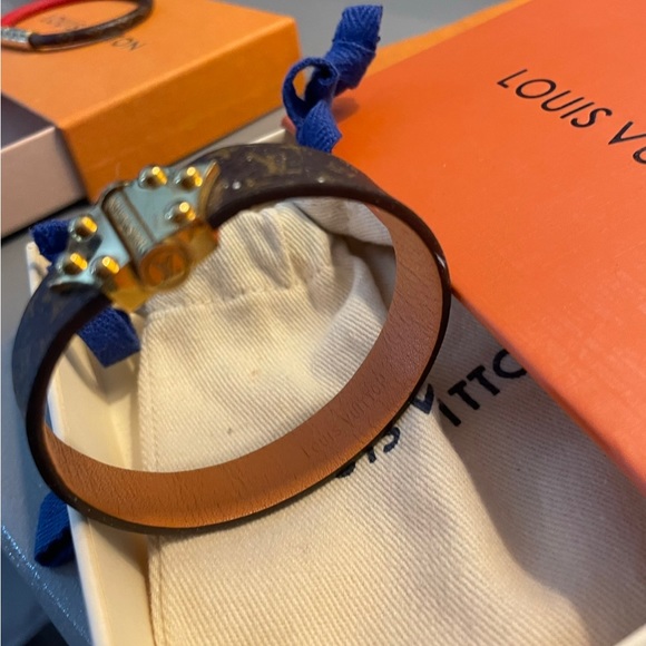 LV bracelet - Picture 4 of 5